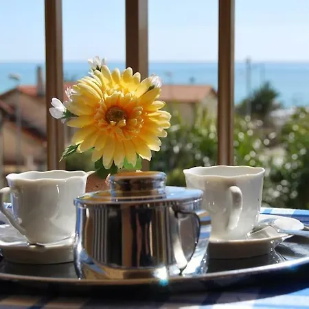 Lejlighed Trilo Sul Mare Bordighera *